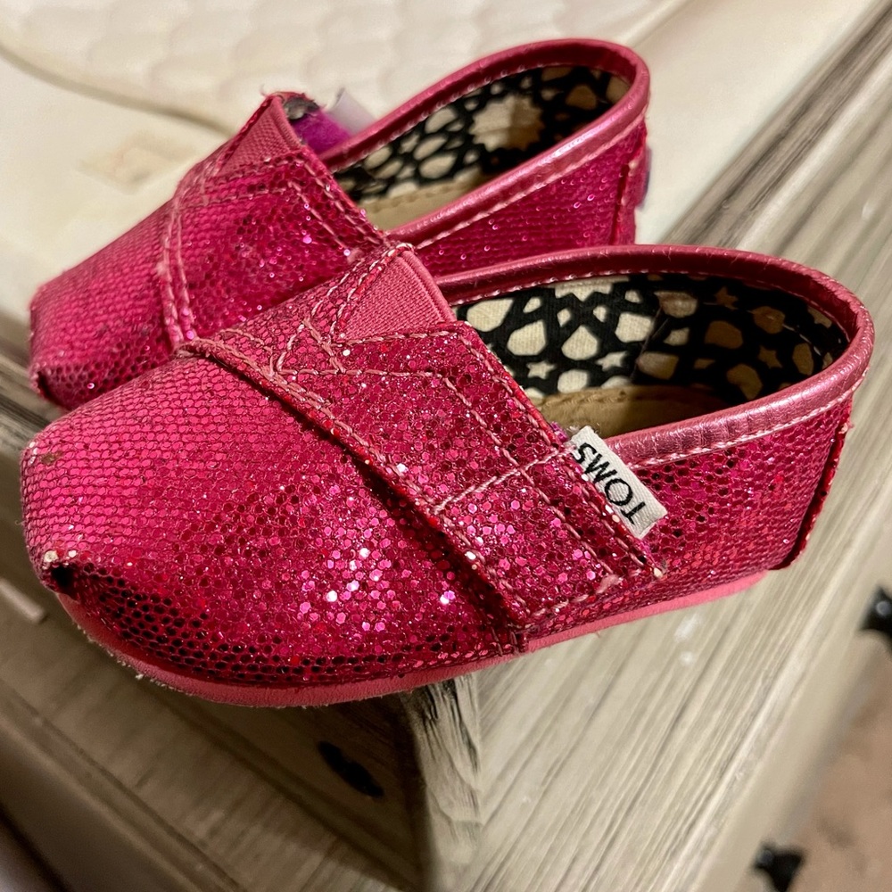 Toms baby shoes